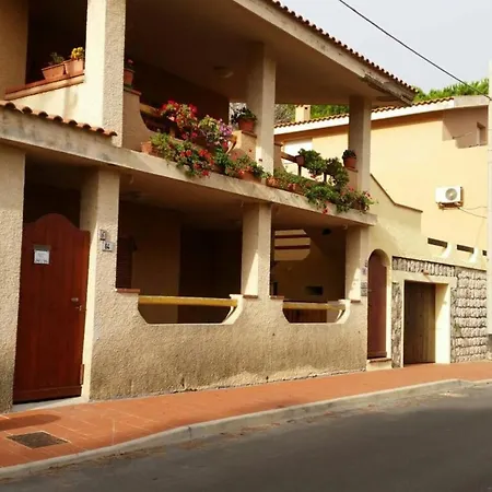 A Due Passi Dalla Spiaggia Apartment *