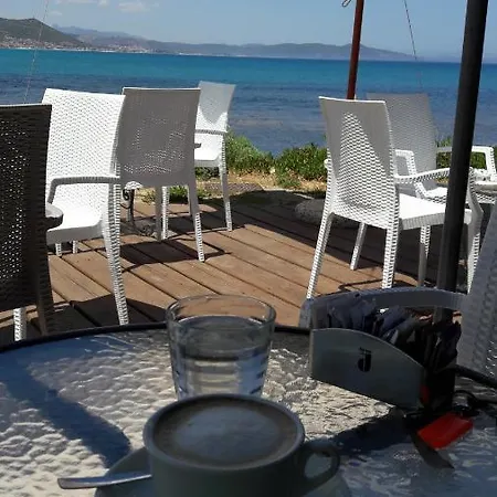 A Due Passi Dalla Spiaggia Apartment *